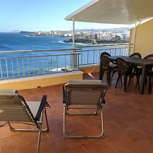 Primera Linea Con Amplia Terraza Melenara